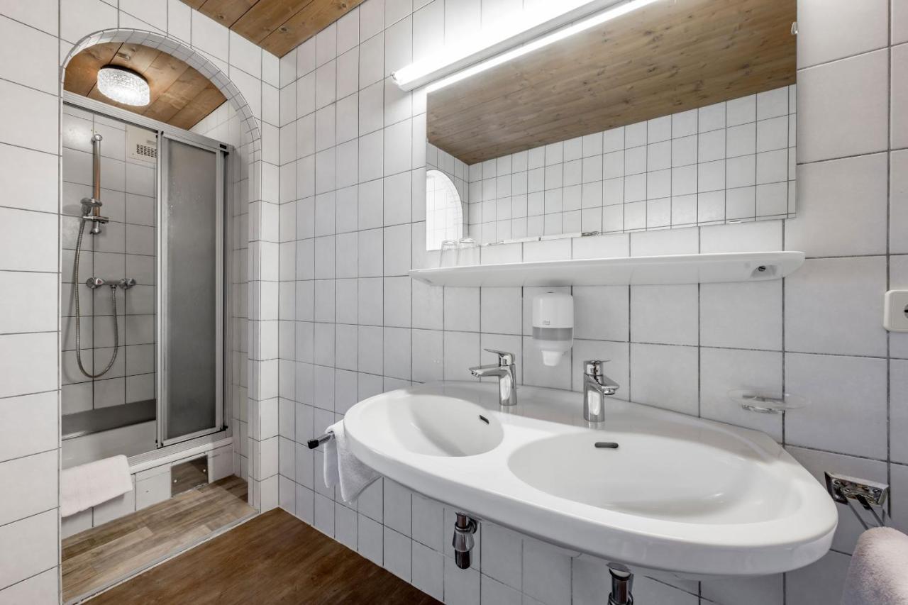 Gasthof Schroll Kirchbichl Esterno foto